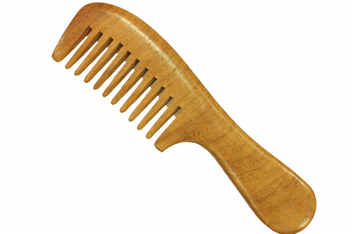 round wooden comb